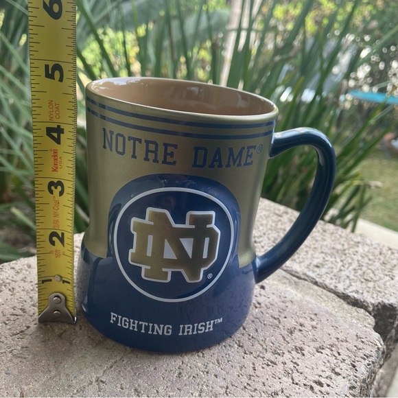 Boelter Brands Collegiate 2011 Notre Dame Sculpted Relief 16 oz Mug - Picture 11 of 15